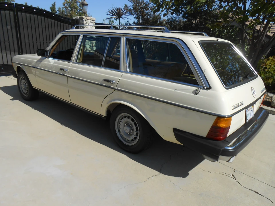 1981 Mercedes-Benz W123 Wagon (S123) - Image 9 of 31