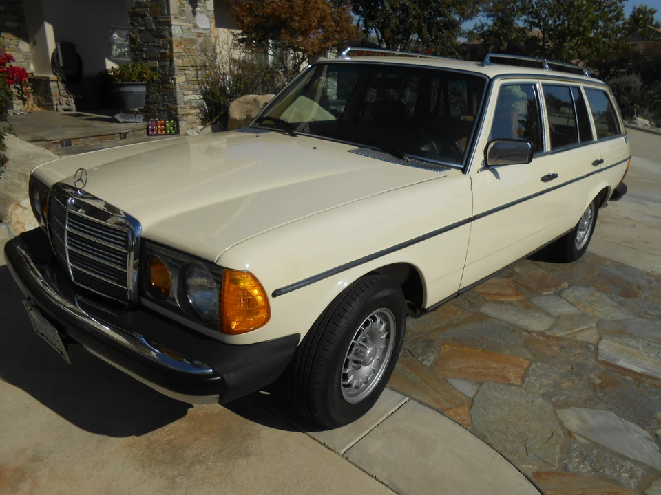 1981 Mercedes-Benz W123 Wagon (S123) - Image 2 of 31
