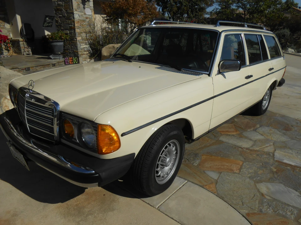 1981 Mercedes-Benz W123 Wagon (S123) - Image 5 of 31