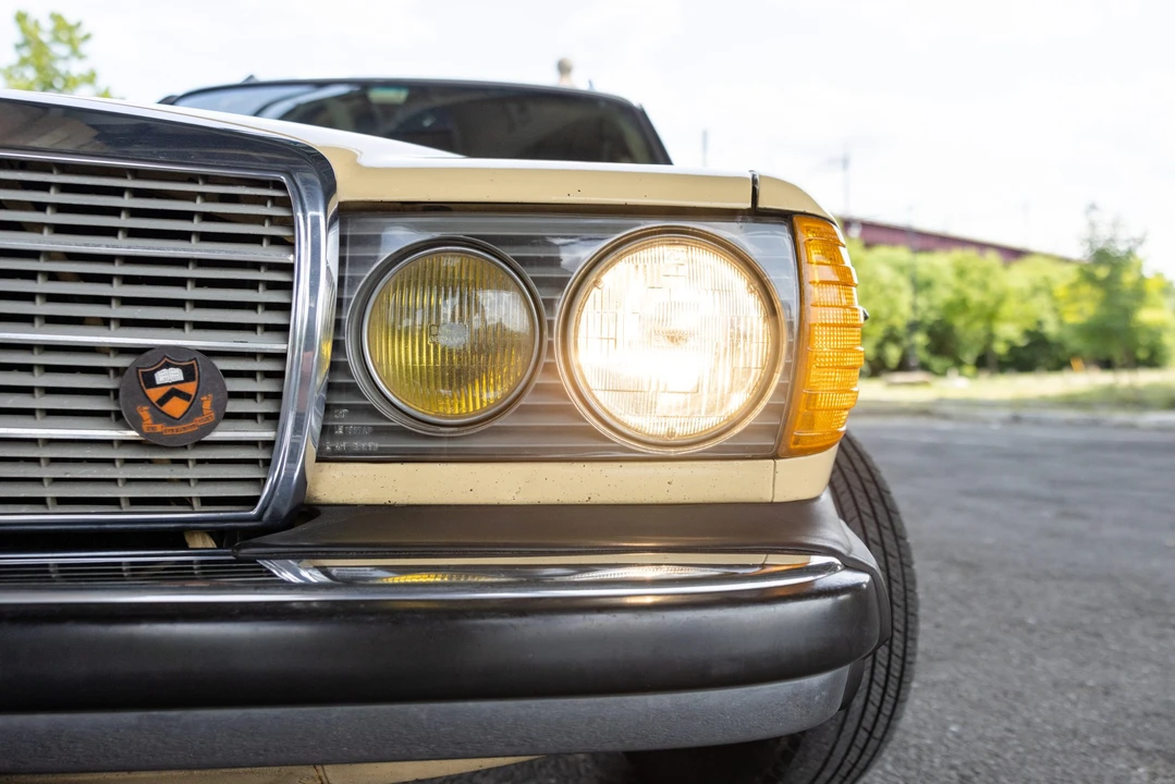 1981 Mercedes-Benz W123 Wagon (S123) - Image 11 of 31
