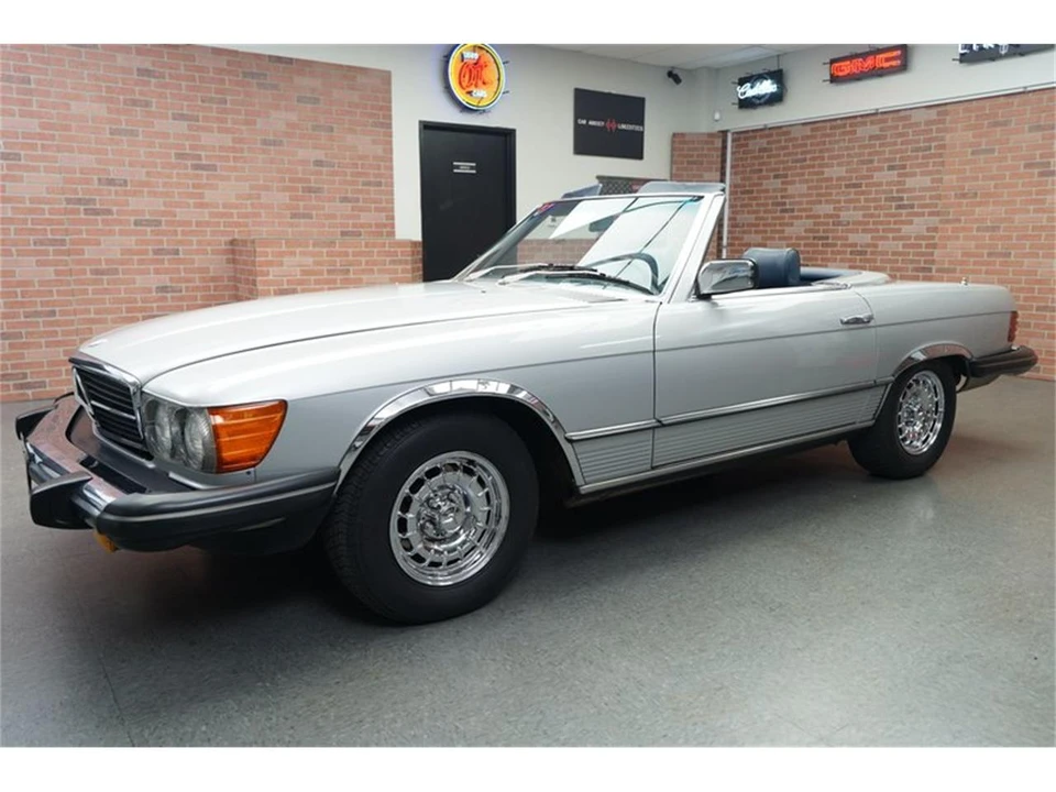1981 Mercedes-Benz W126 S-Class Sedan - Image 4 of 31