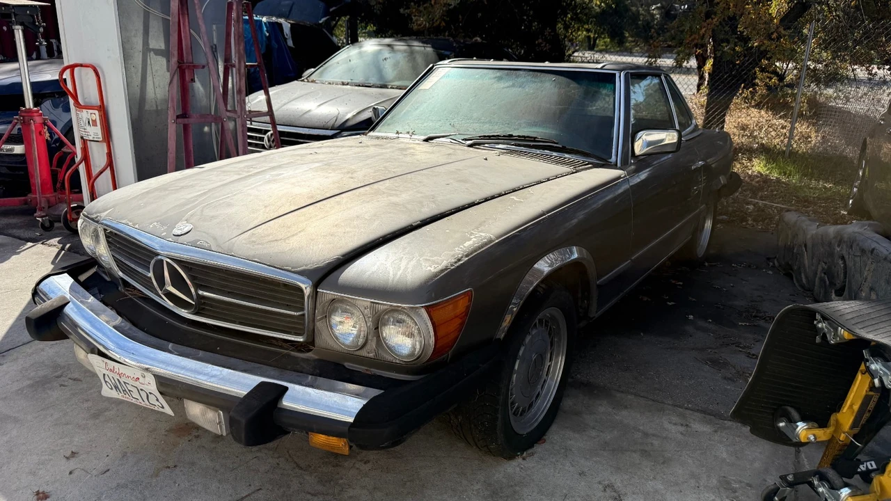 1981 Mercedes-Benz R107 SL-Class - Image 2 of 10