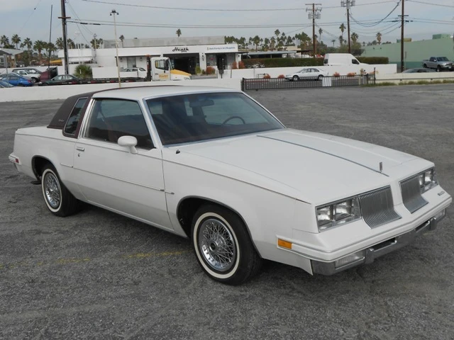 1981 Oldsmobile Cutlass 5th Gen - Image 5 of 5