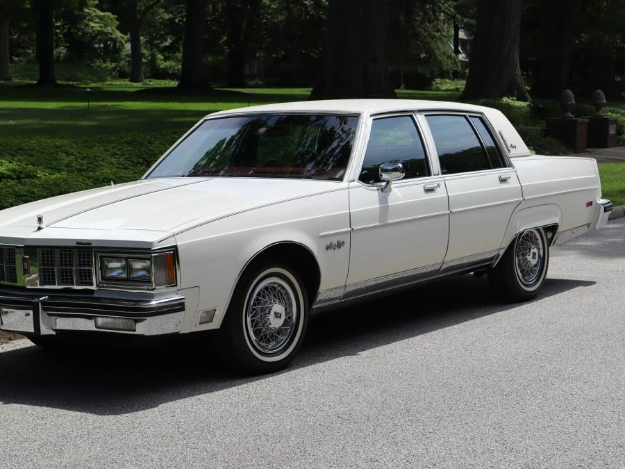 1981 Oldsmobile 98 - Image 4 of 31