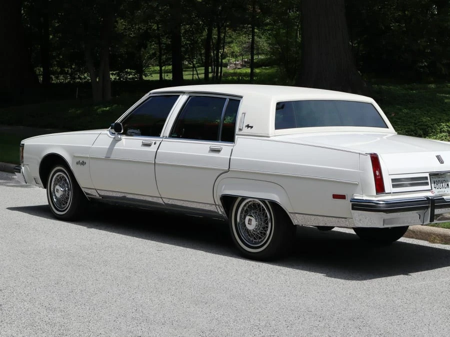 1981 Oldsmobile 98 - Image 6 of 31