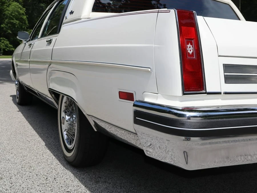 1981 Oldsmobile 98 - Image 7 of 31