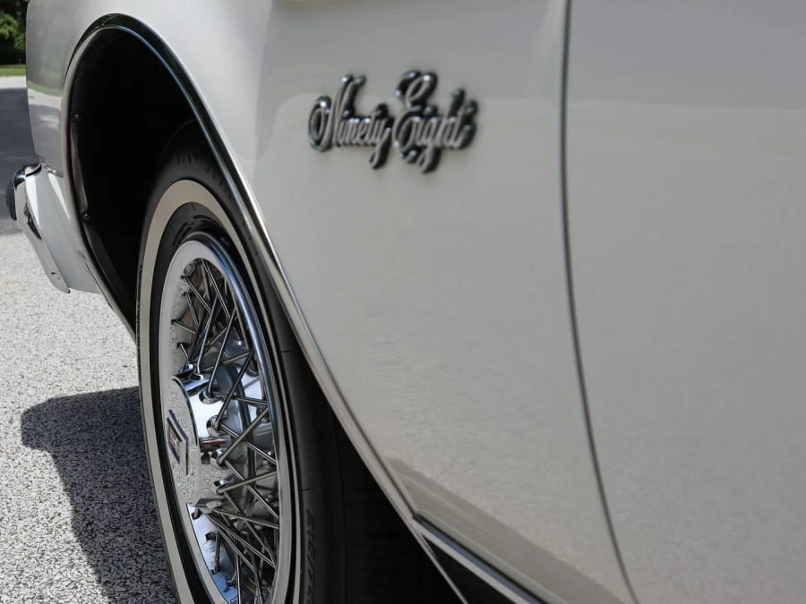 1981 Oldsmobile 98 - Image 10 of 31