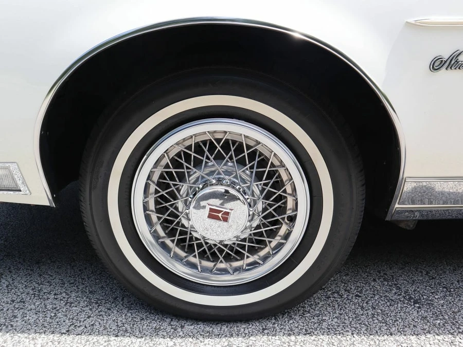 1981 Oldsmobile 98 - Image 29 of 31