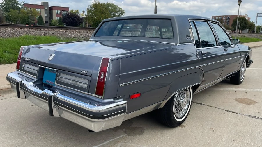1981 Oldsmobile 98 - Image 3 of 14