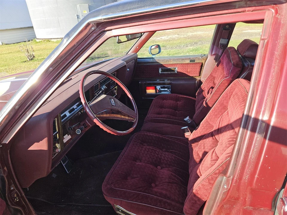 1981 Oldsmobile 98 - Image 4 of 5