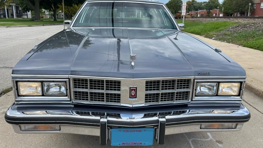 1981 Oldsmobile 98 - Image 4 of 14