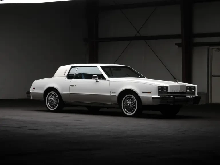 1981 Oldsmobile Toronado - Image 2 of 2