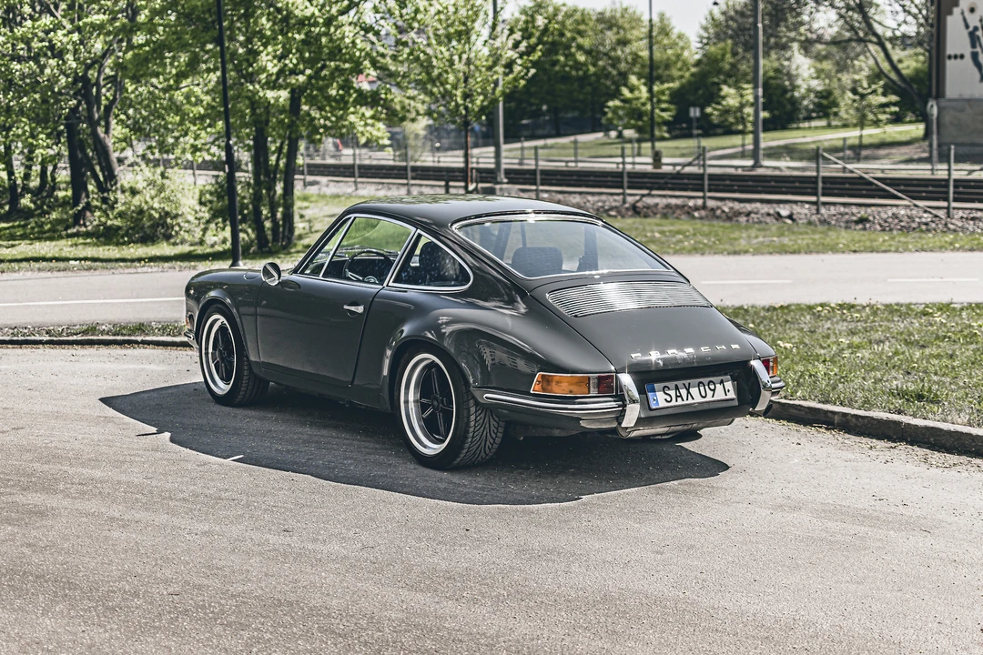1986 Porsche 911 Carrera 3.2 - Image 6 of 31