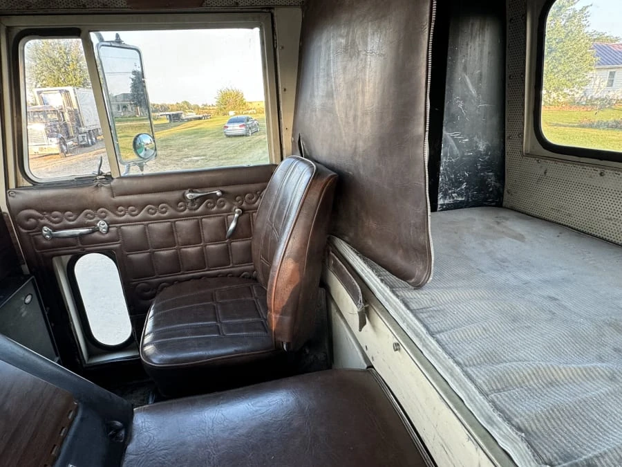 1981 Peterbilt - Image 22 of 29