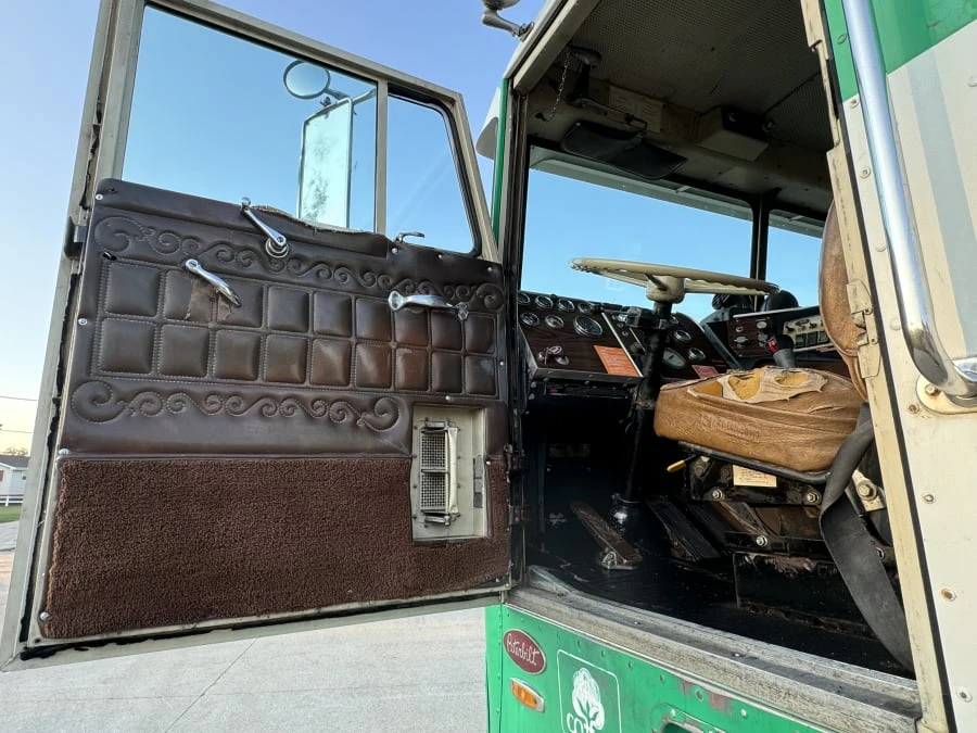 1981 Peterbilt - Image 19 of 29