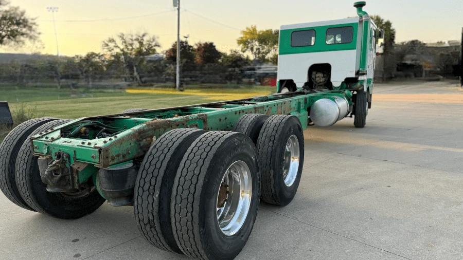 1981 Peterbilt - Image 7 of 29
