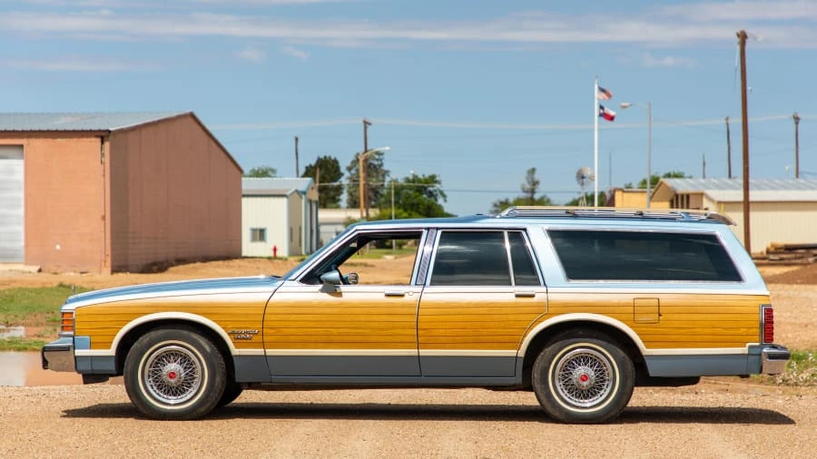 1981 Pontiac Safari - Image 2 of 14