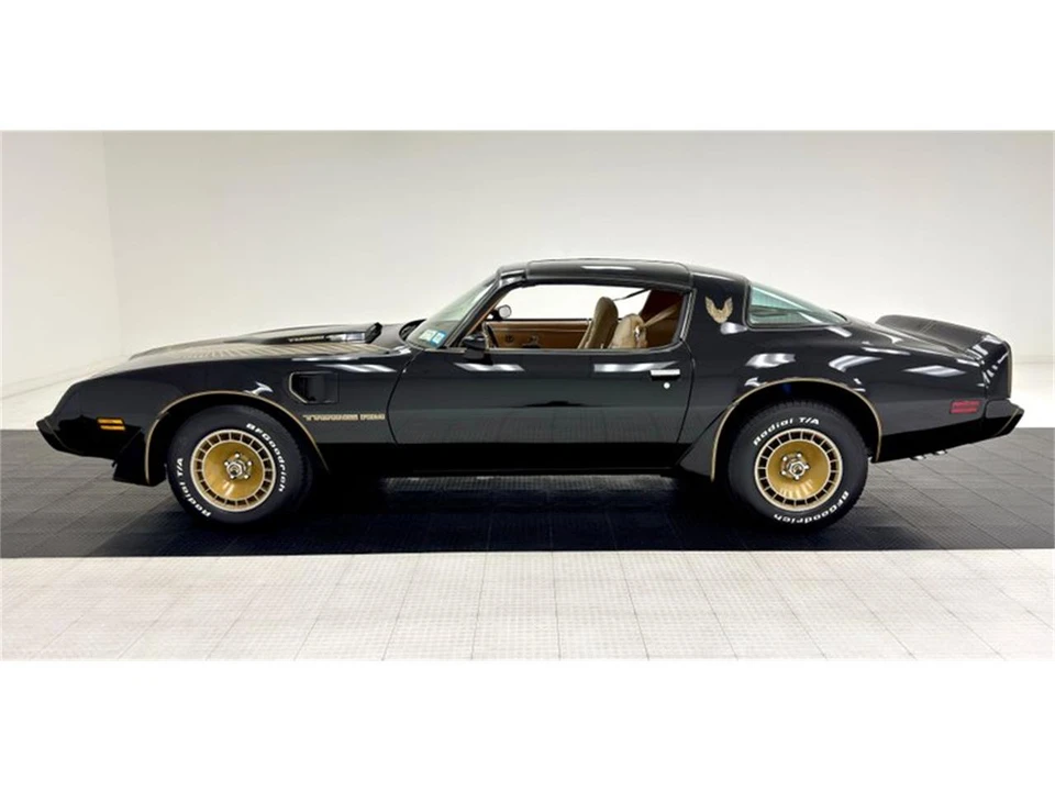 1981 Pontiac Firebird 2nd Gen - Image 2 of 31