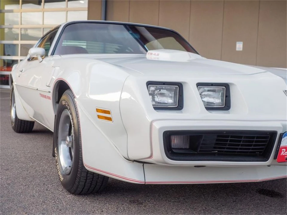 1981 Pontiac Firebird 2nd Gen - Image 15 of 31