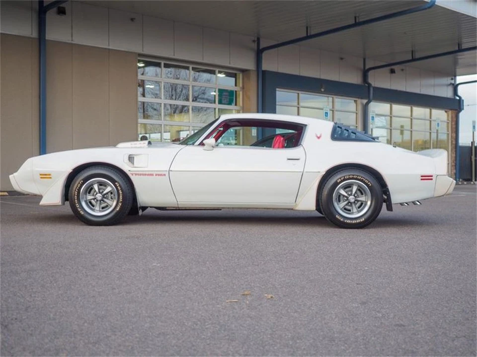 1981 Pontiac Firebird 2nd Gen - Image 11 of 31