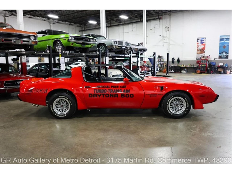 1981 Pontiac Firebird 2nd Gen - Image 9 of 31