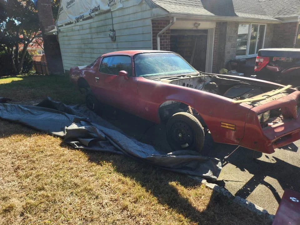 1981 Pontiac Firebird Formula 2nd Gen - Image 2 of 8