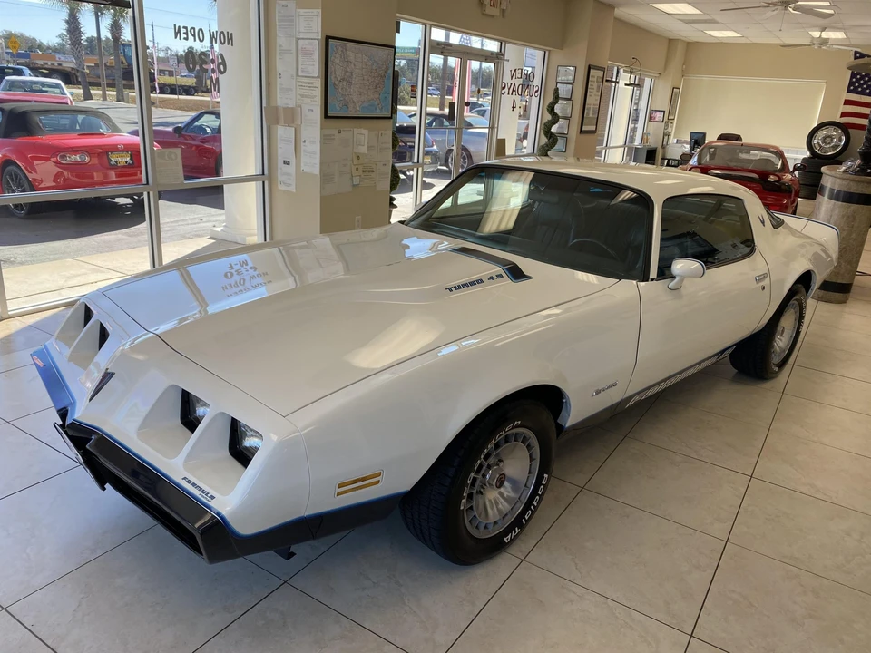 1981 Pontiac Firebird 2nd Gen - Image 10 of 31