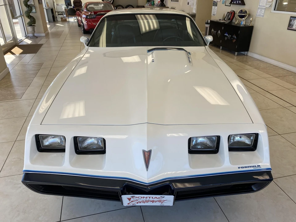 1981 Pontiac Firebird 2nd Gen - Image 8 of 31