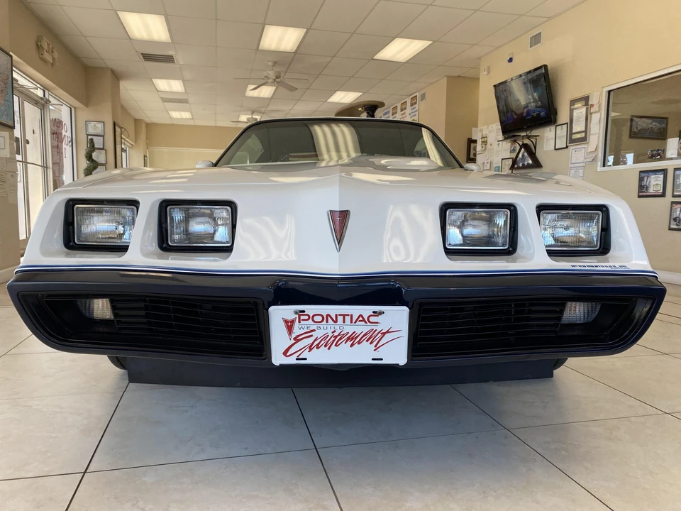 1981 Pontiac Firebird 2nd Gen - Image 9 of 31