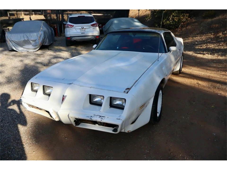 1981 Pontiac Firebird Trans Am 2nd Gen - Image 2 of 31