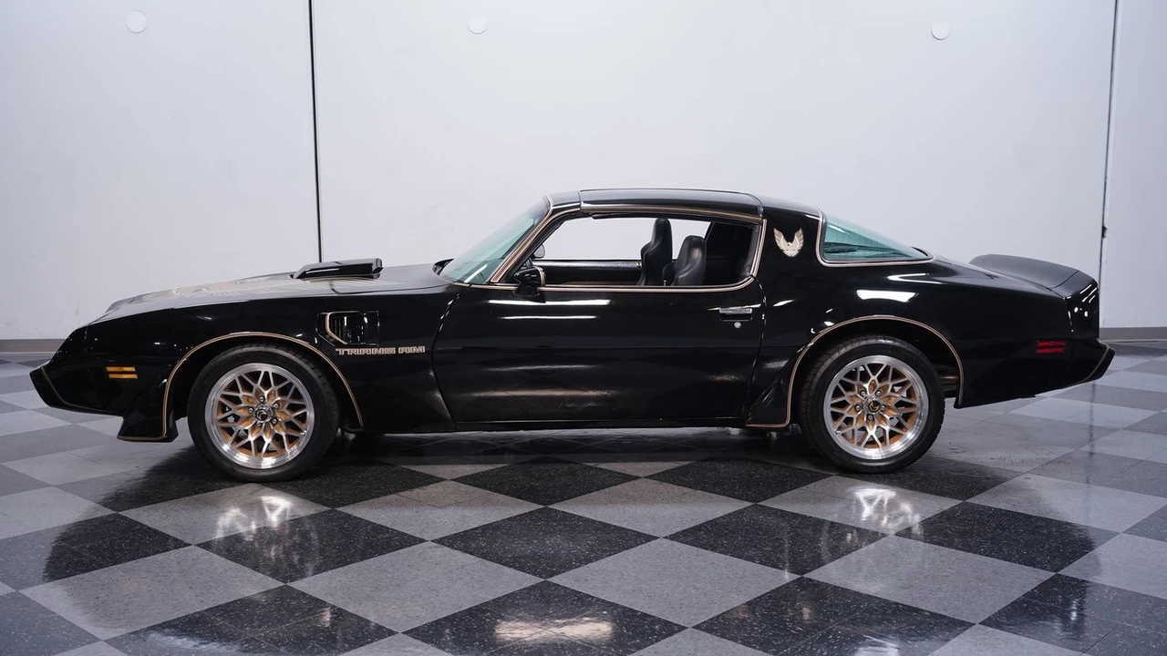 1981 Pontiac Firebird Trans Am 2nd Gen - Image 2 of 12