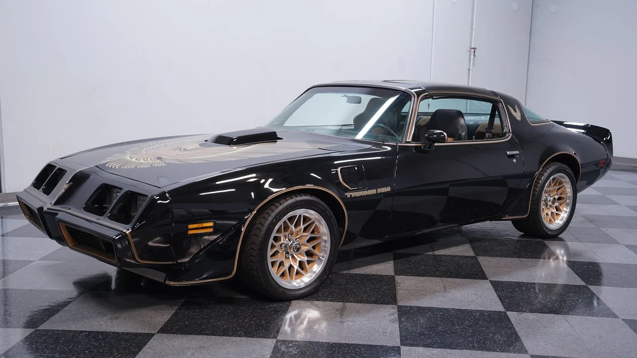 1981 Pontiac Firebird Trans Am 2nd Gen - Image 6 of 12