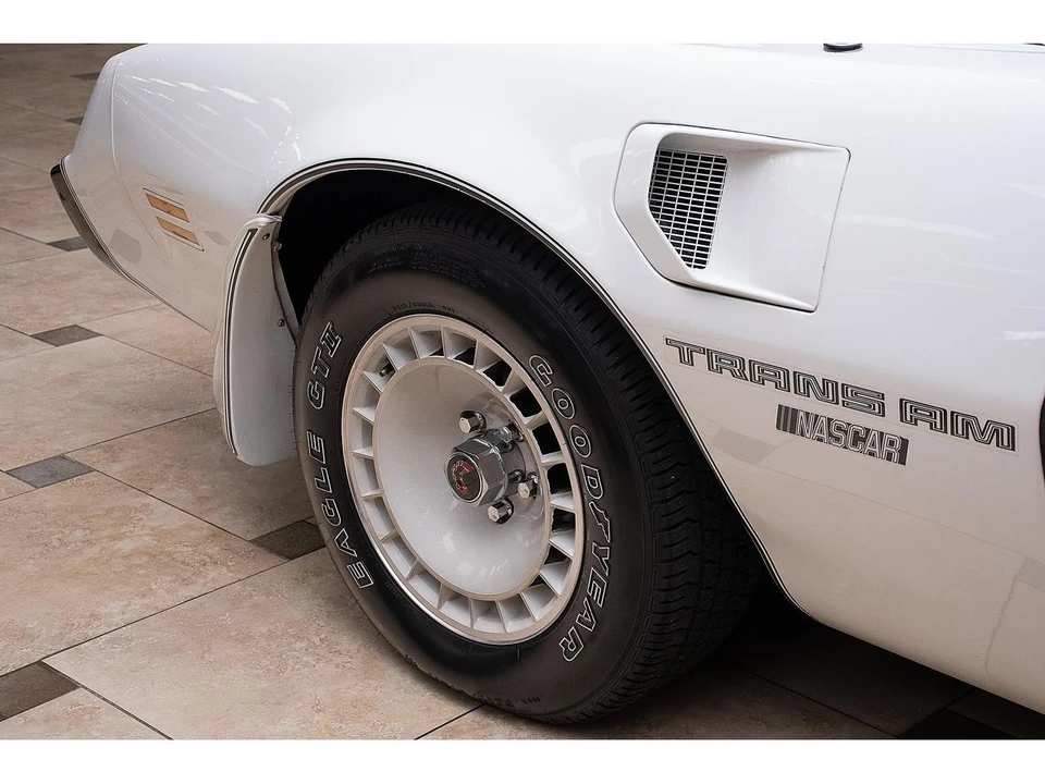 1981 Pontiac Firebird Trans Am 2nd Gen - Image 17 of 31
