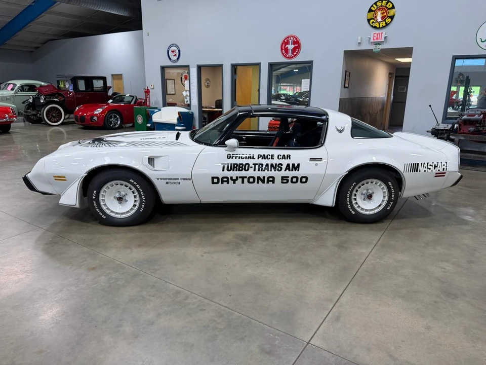 1981 Pontiac Firebird Trans Am 2nd Gen - Image 2 of 31