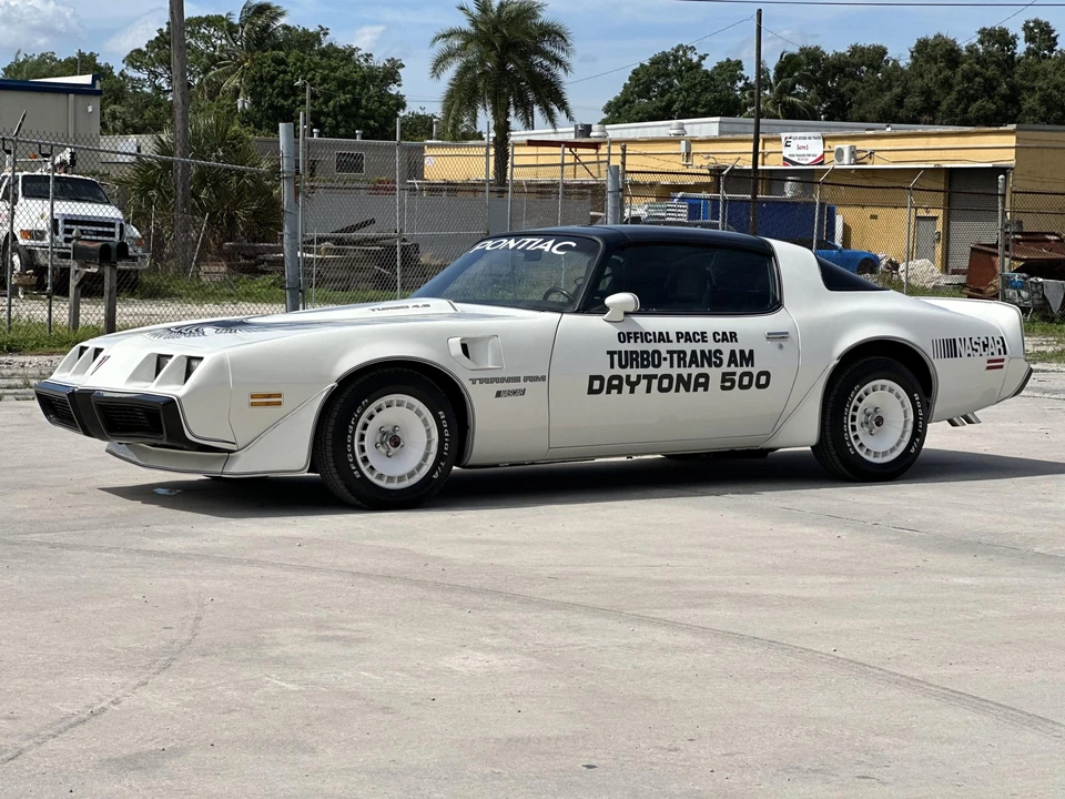 1981 Pontiac Firebird Trans Am 2nd Gen - Image 17 of 31