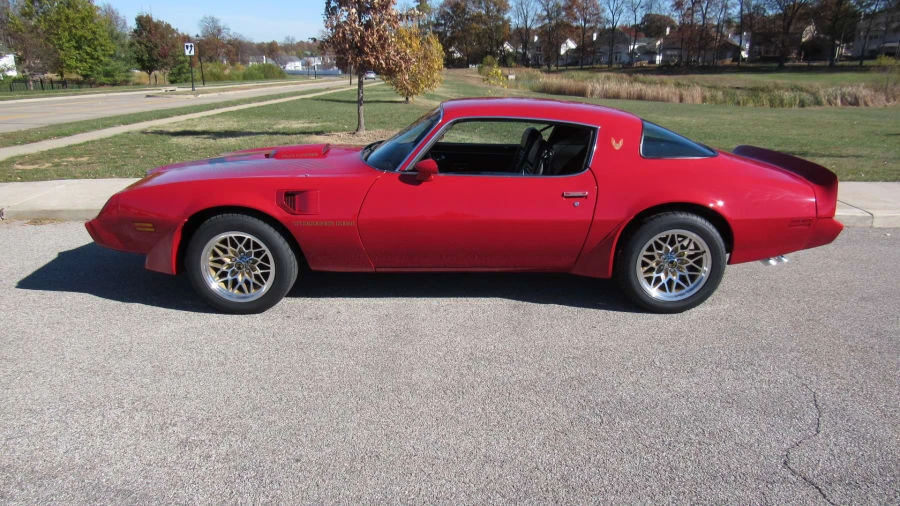 1981 Pontiac Firebird Trans Am 2nd Gen - Image 2 of 7