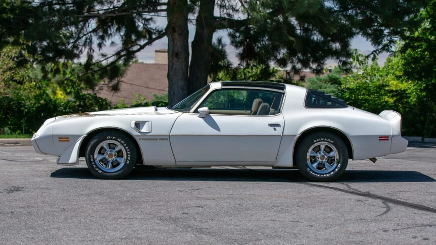 1981 Pontiac Firebird Trans Am 2nd Gen - Image 2 of 20
