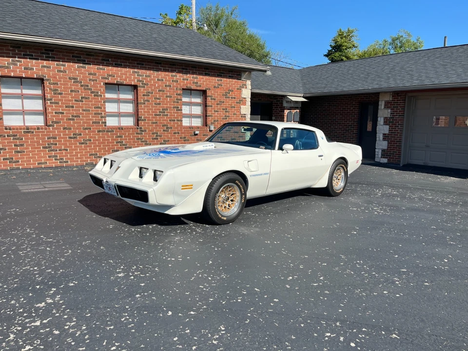 1981 Pontiac Firebird Trans Am 2nd Gen - Image 2 of 21