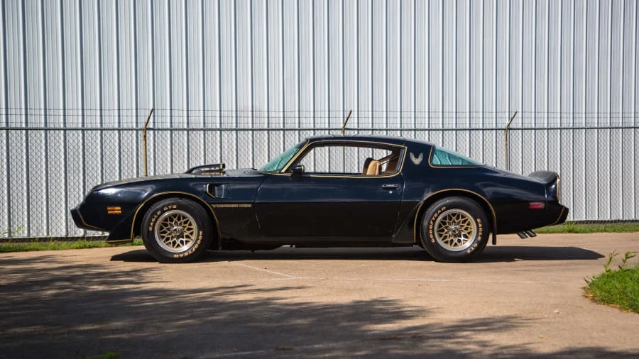 1981 Pontiac Firebird Trans Am 2nd Gen - Image 2 of 12