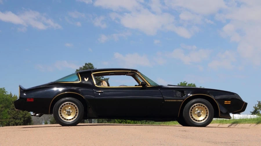 1981 Pontiac Firebird Trans Am 2nd Gen - Image 2 of 12