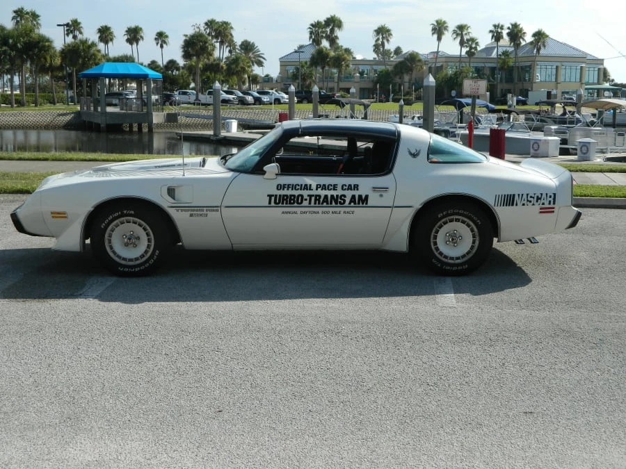 1981 Pontiac Firebird Trans Am 2nd Gen - Image 2 of 7