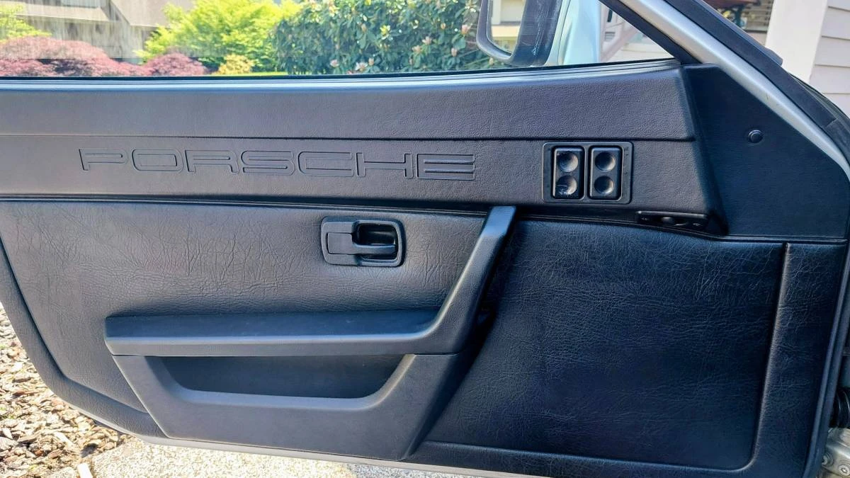 1981 Porsche 924 - Image 4 of 11