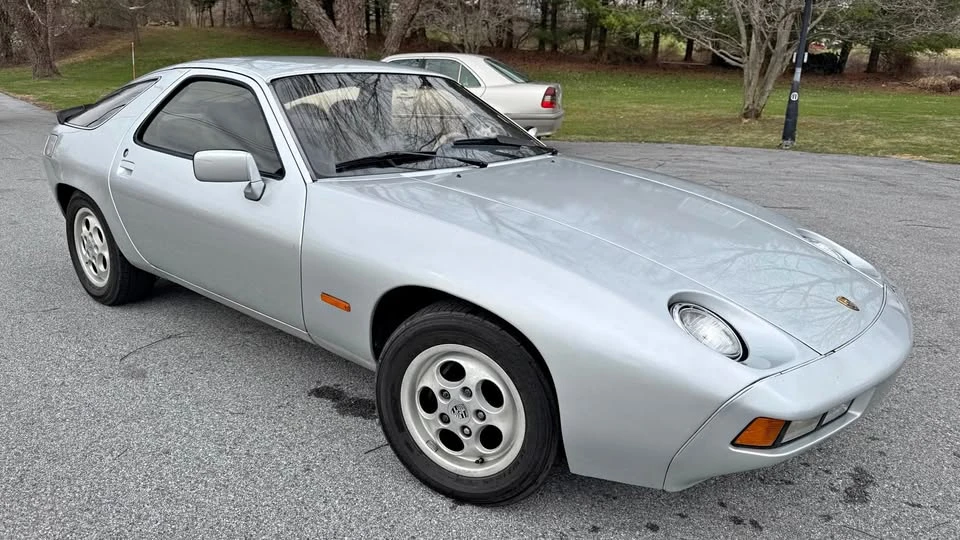 1981 Porsche 928 - Image 2 of 10