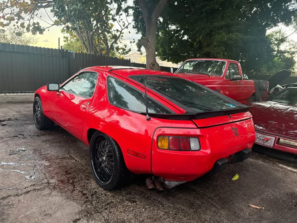 1981 Porsche 928 - Image 2 of 5