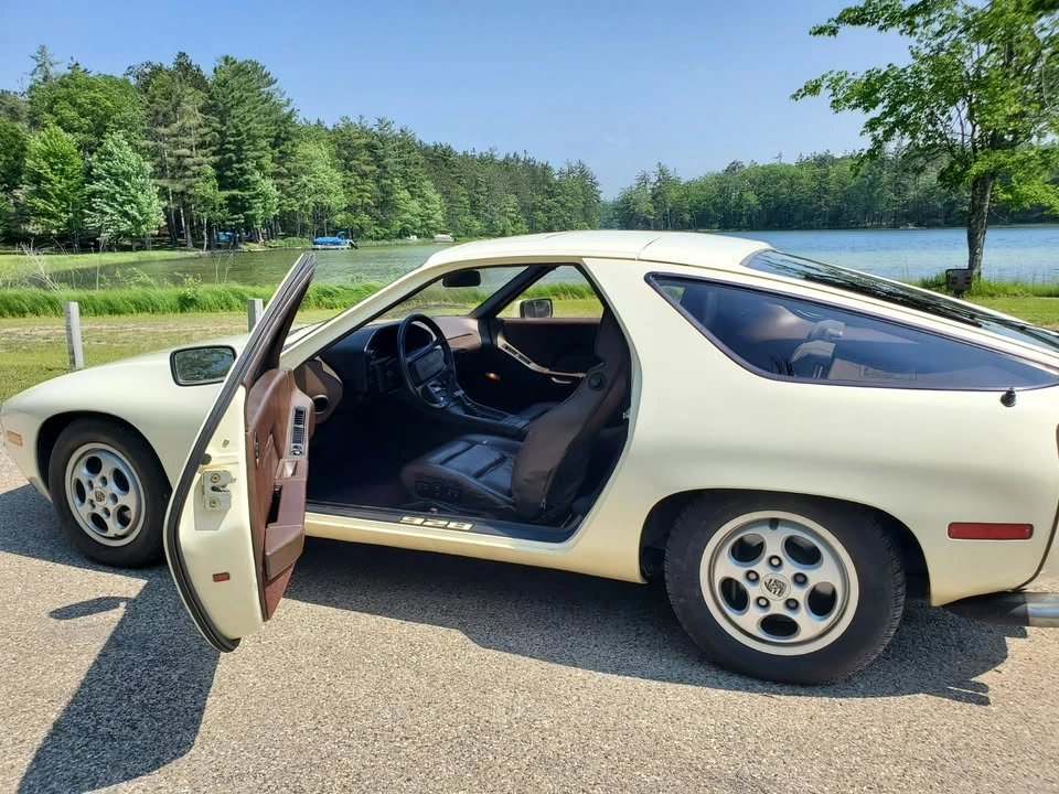 1981 Porsche 928 - Image 2 of 5