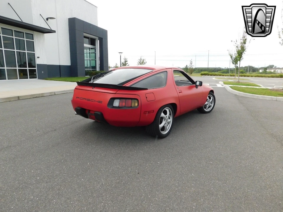 1981 Porsche 928 - Image 8 of 12