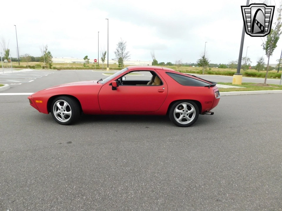 1981 Porsche 928 - Image 7 of 12