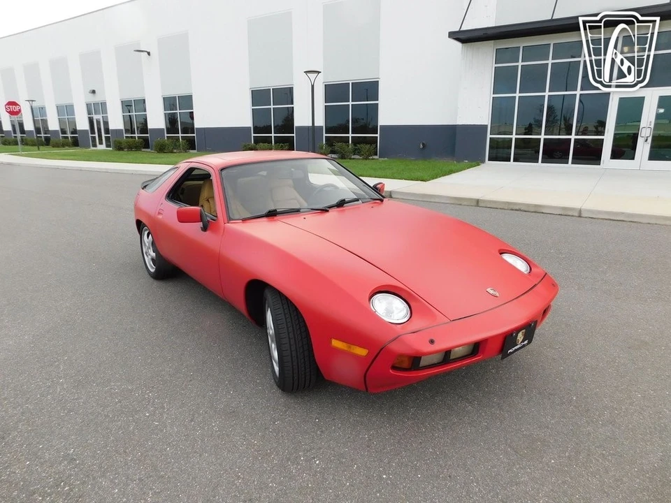 1981 Porsche 928 - Image 10 of 12
