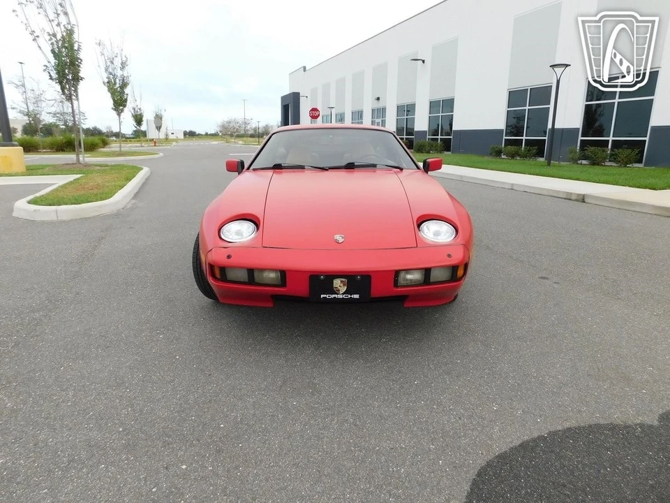 1981 Porsche 928 - Image 3 of 12
