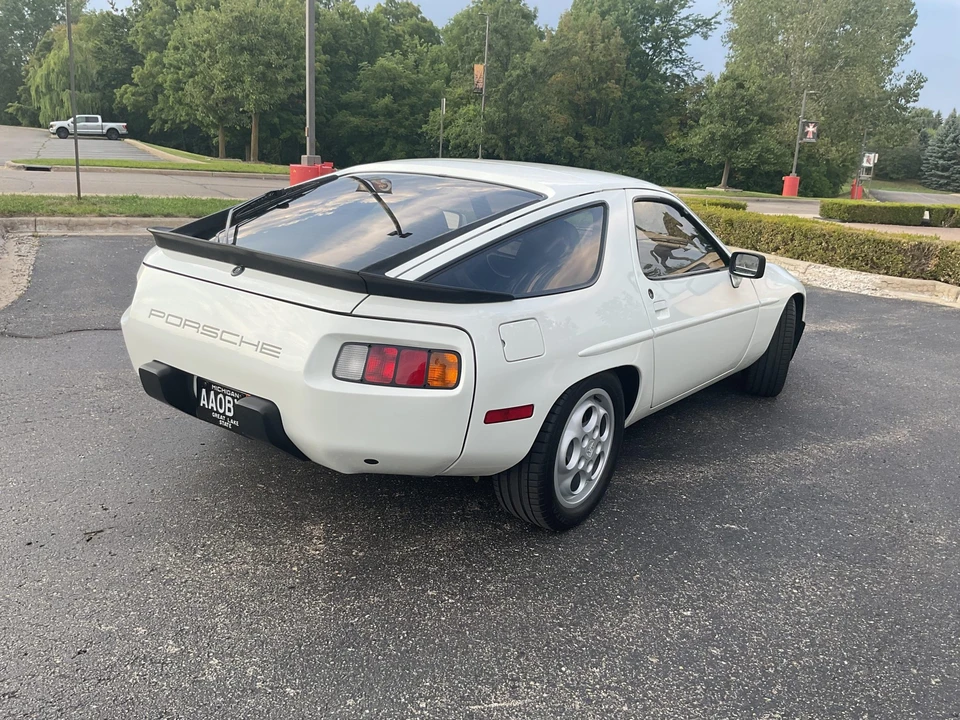 1981 Porsche 928 - Image 17 of 31